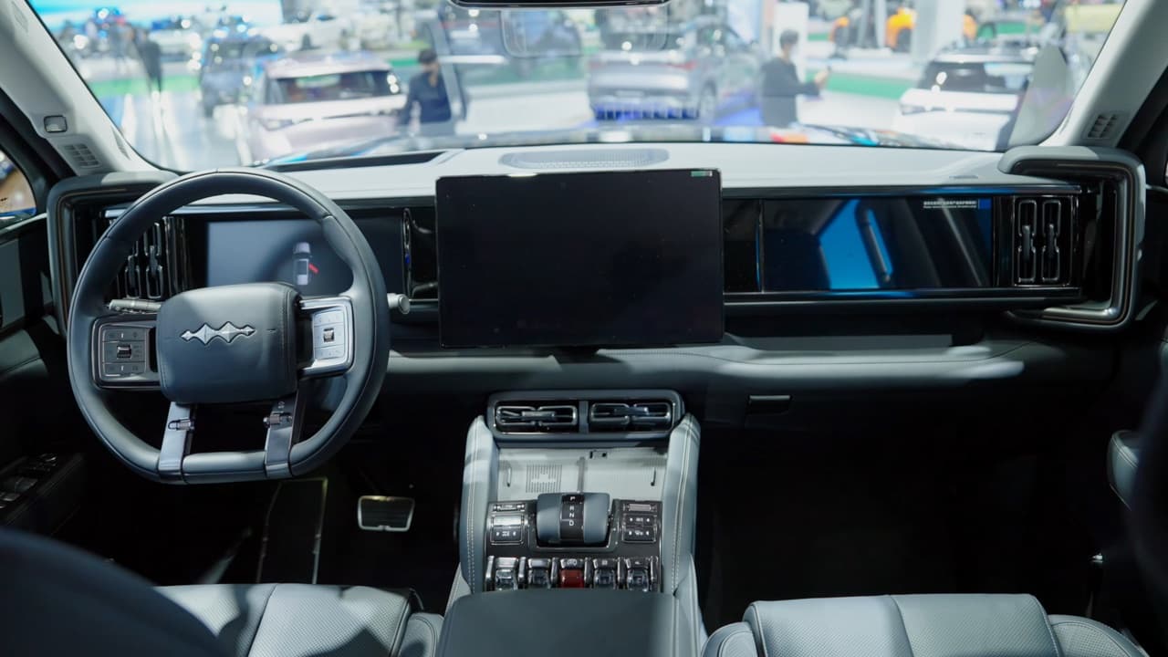 BYD Leopard 5 дотор тал